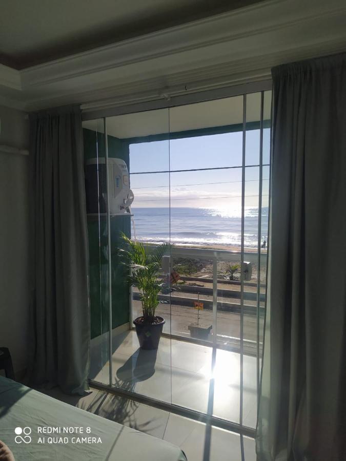 Triplex beira mar Rio das Ostras RJ Exterior foto